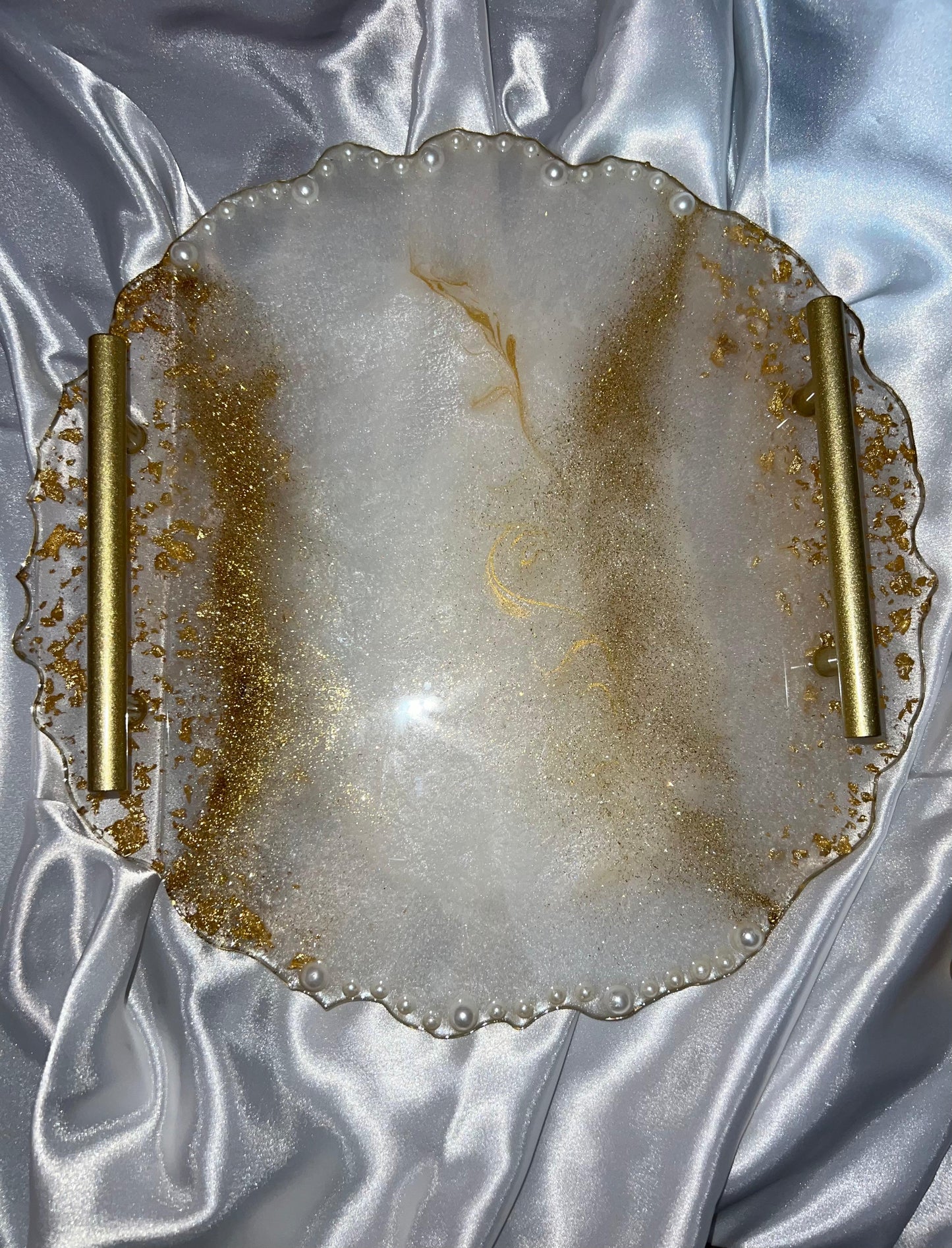 ✨ Luxury Handmade Resin Tray – Gold & Pearl Edition ✨Size: [13*13]