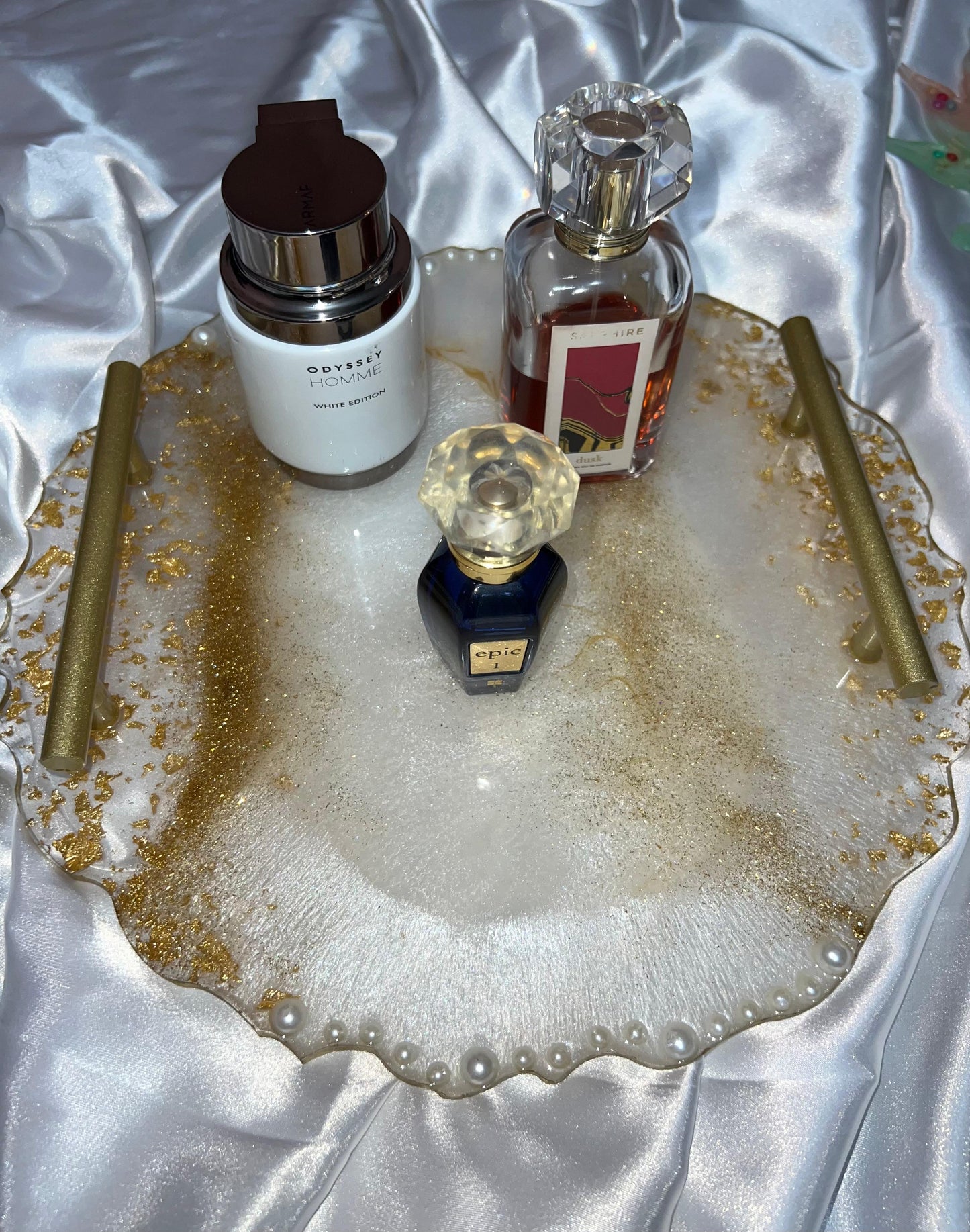 ✨ Luxury Handmade Resin Tray – Gold & Pearl Edition ✨Size: [13*13]